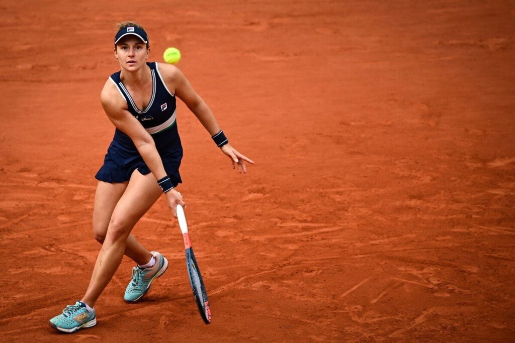 Надя Подороска играет на грунте уверенно.  фото: картинки яндекса. 