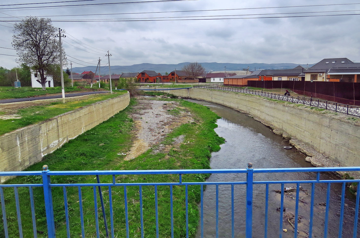 Серноводск кавказский чеченская республика. Плотина Подольск Пахра. Река Пахра плотина. Плотина на Пахре в Подольске. Плотина сляновл Пахра.