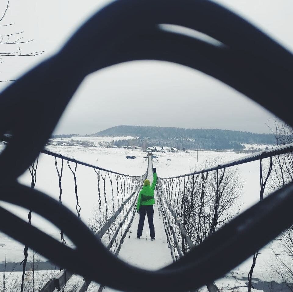 Этот мост, по-моему, самый длинный из подвесных на Урале