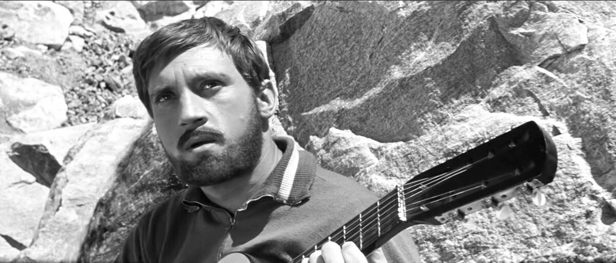 кадр из фильма "Вертикаль"