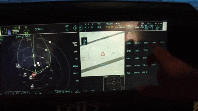 Широкоформатный МФИ истребителя F-35A (GIF видео).