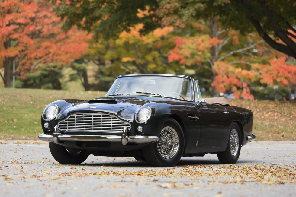 Aston Martin DB5 1965 года. Автомобиль Джеймса Бонда. Продолжение популярной серии DB4.
