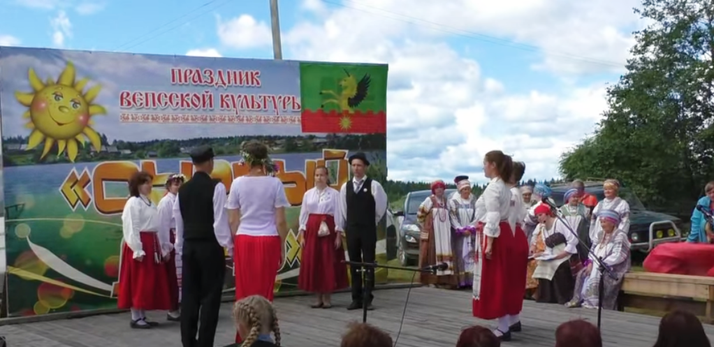 Выступление коллектива национального танца