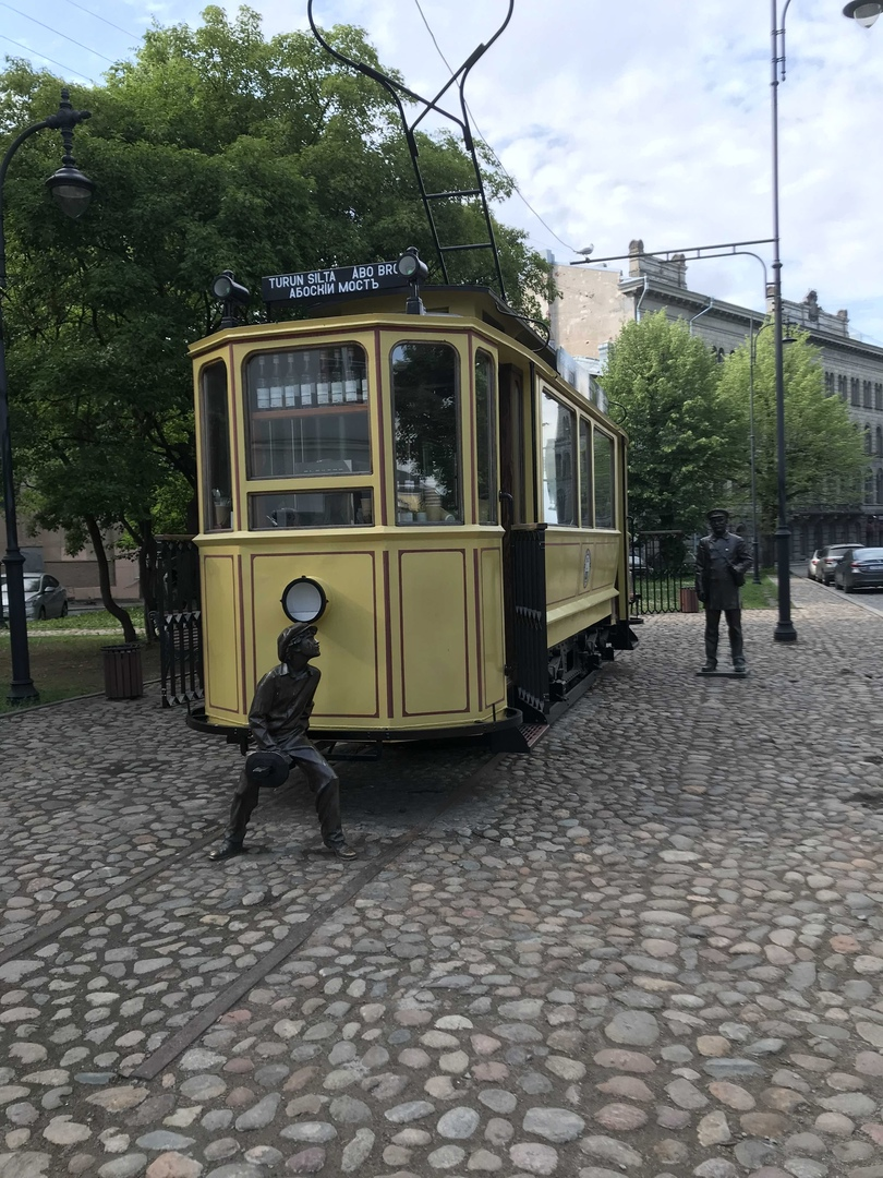 Kennt ihr diese alte Straβenbahn in Wiborg?  Вы знаете этот старый трамвай в Выборге?