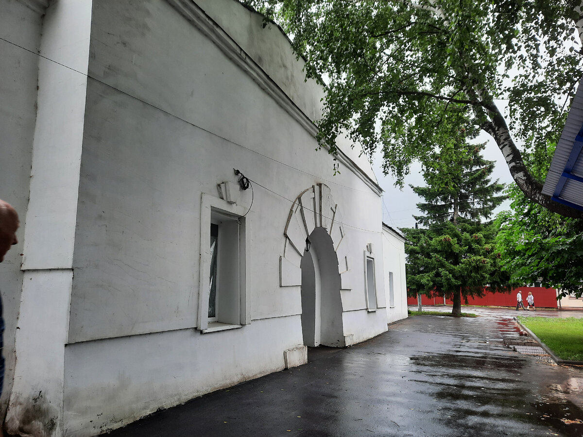  Вход в тюрьму