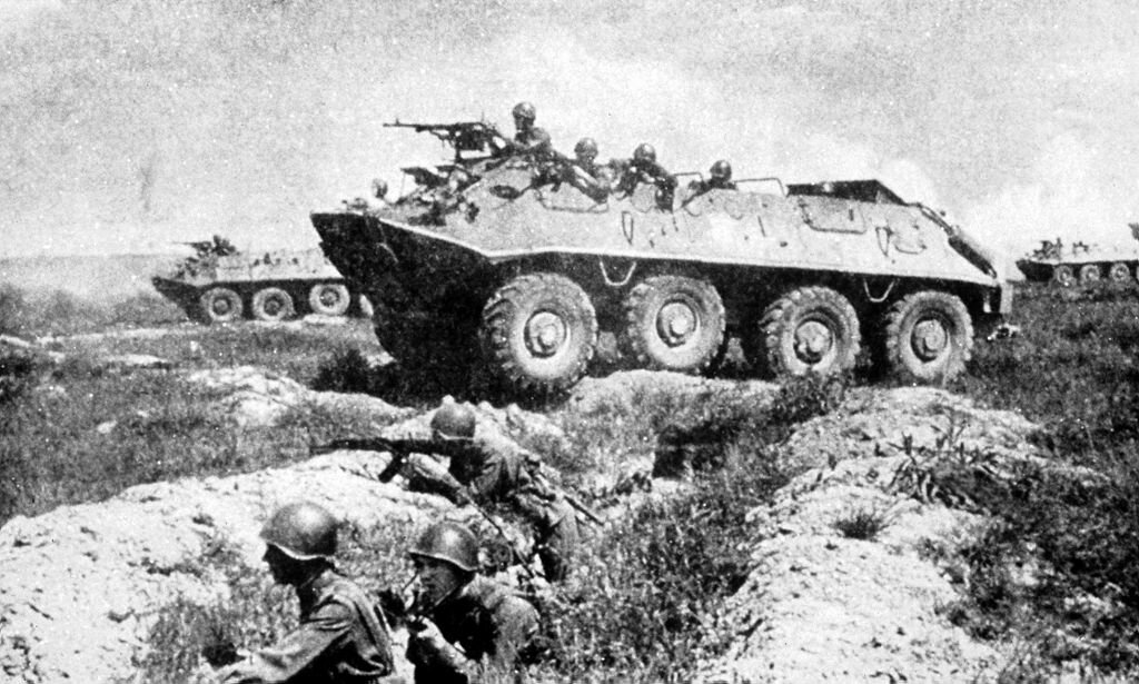 БТР-60П на учениях