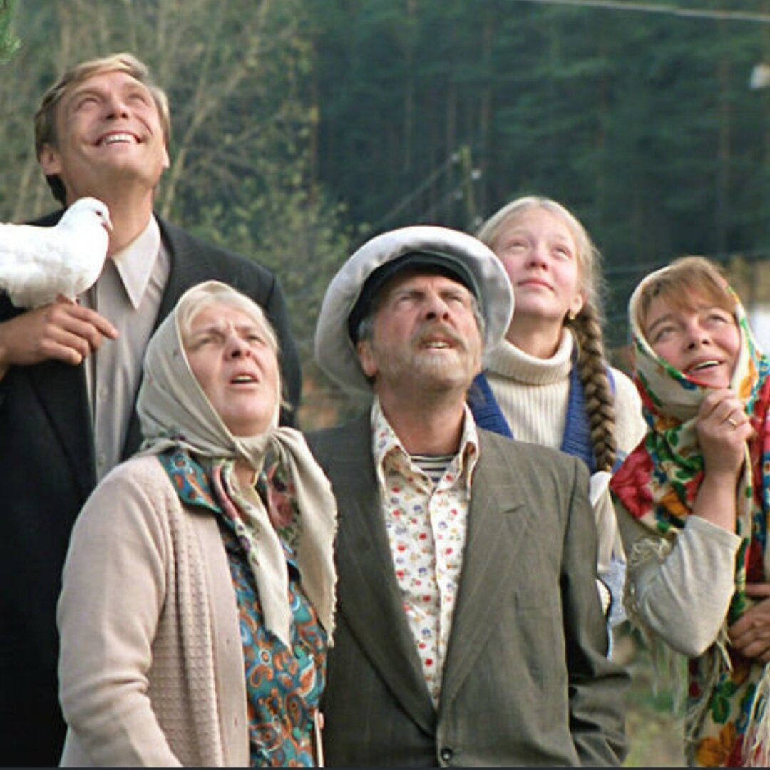 Кадр из фильма "Любовь и голуби"