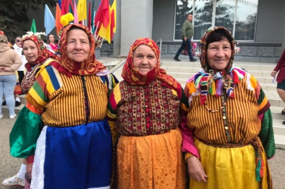    Из тысячи первых переселенцев в живых осталось около 200.