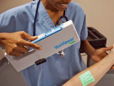   VeinViewer подсвечивает вены пациентов для высокоточных инъекций [ВИДЕО]