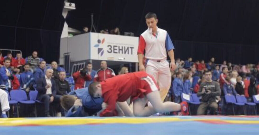    В Ноябрьске встретились более 100 ямальских самбистов