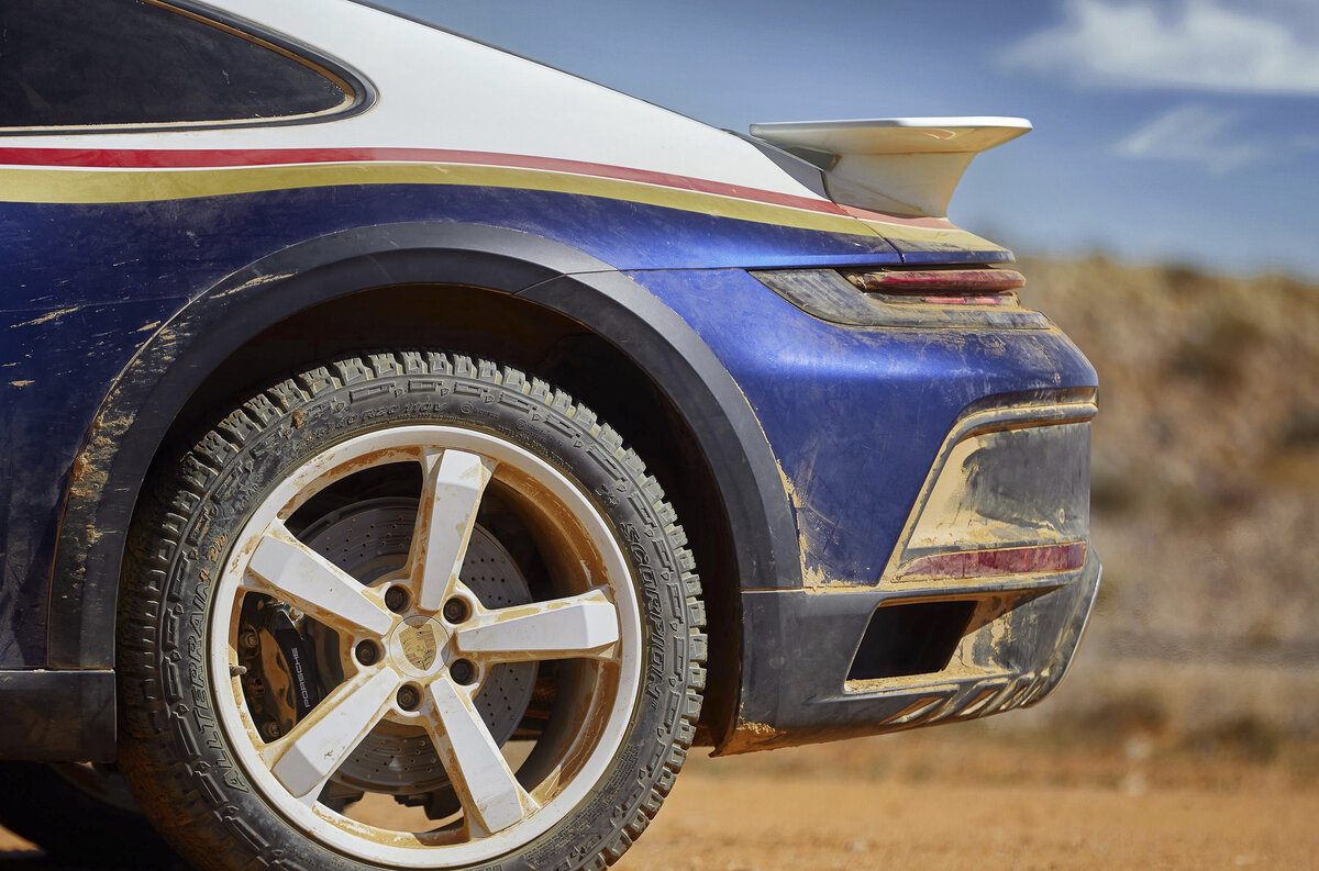    Porsche 911 Dakar
