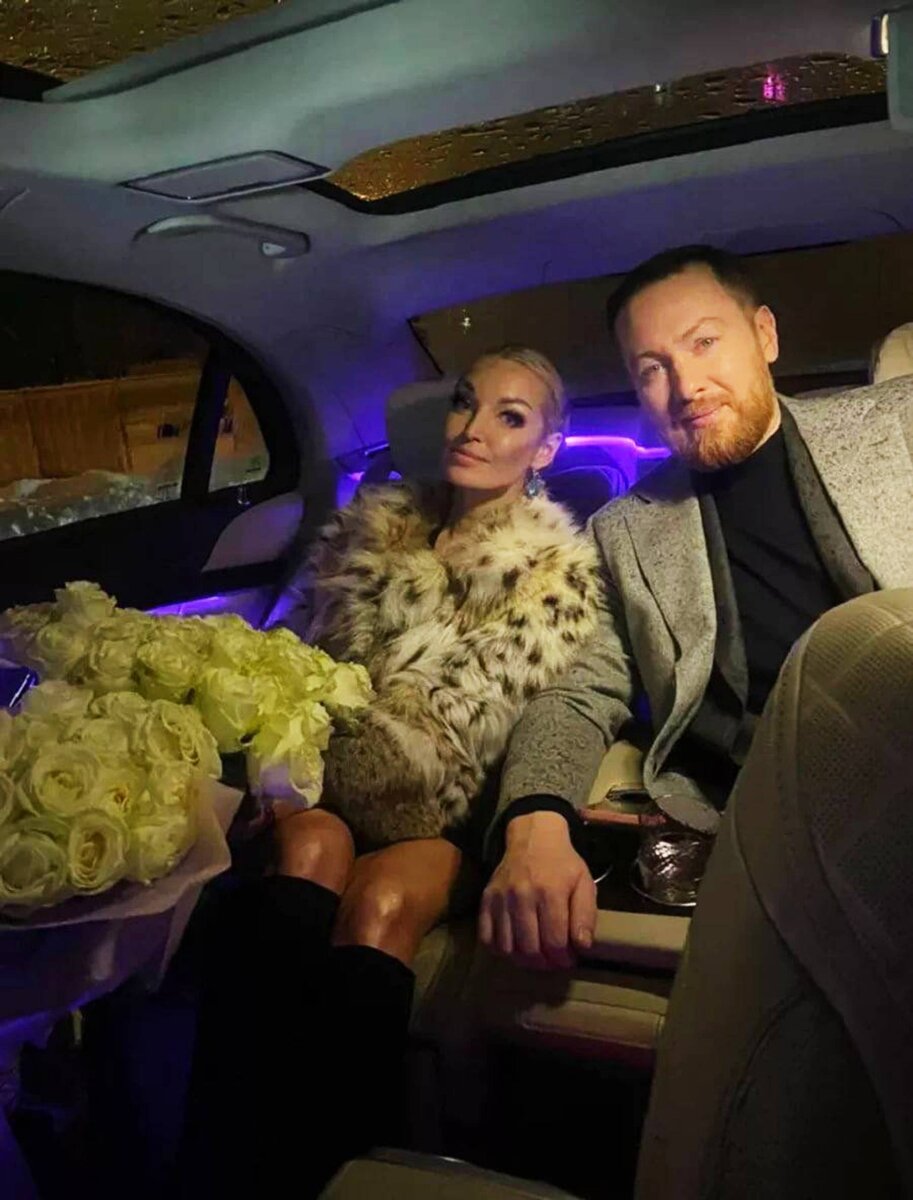    Анастасия Волочкова и ДмитрийСоцсети