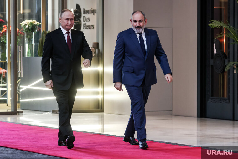    Путин и Пашинян встретились для обсуждения конфликта на Южном Кавказе