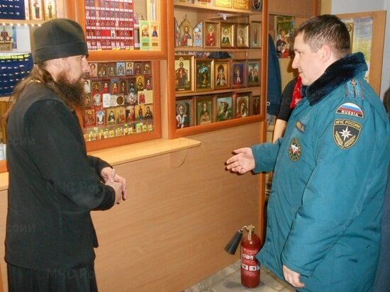     Проверка свердловских храмов на пожарную безопасность перед Рождеством. Фото: 66.mchs.gov.ru.