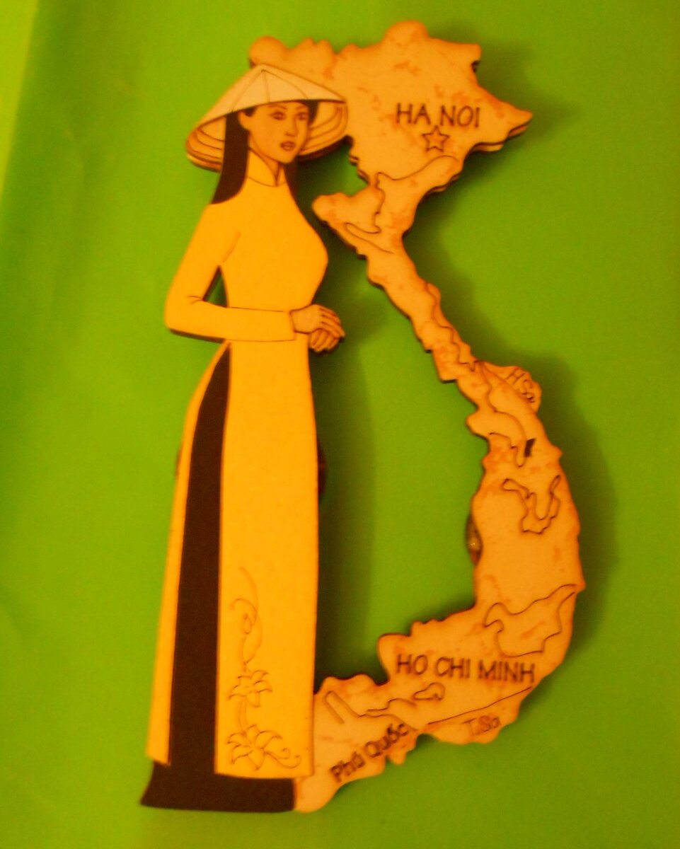 Магнитик вьетнамский. SunTravel (с)