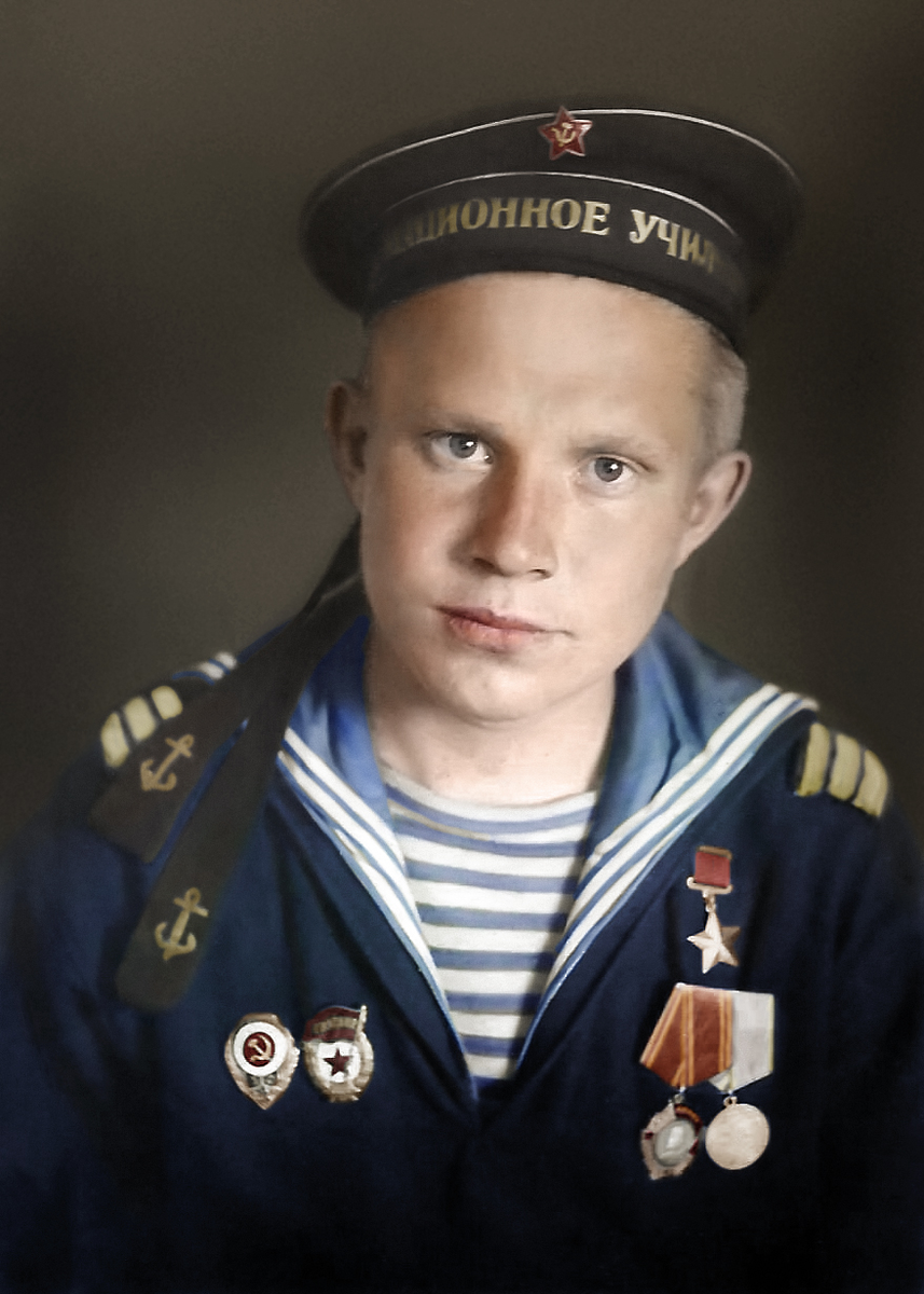 Отстреливался до последнего патрона. Шесть дней в окружении гвардейца ...