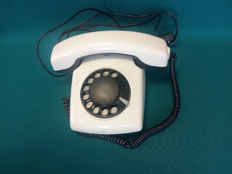 Аппарат телефонный «Спектр-308» Период создания:1997 г.
Из коллекции МБУК "Касимовский историко-культурный музей-заповедник".
