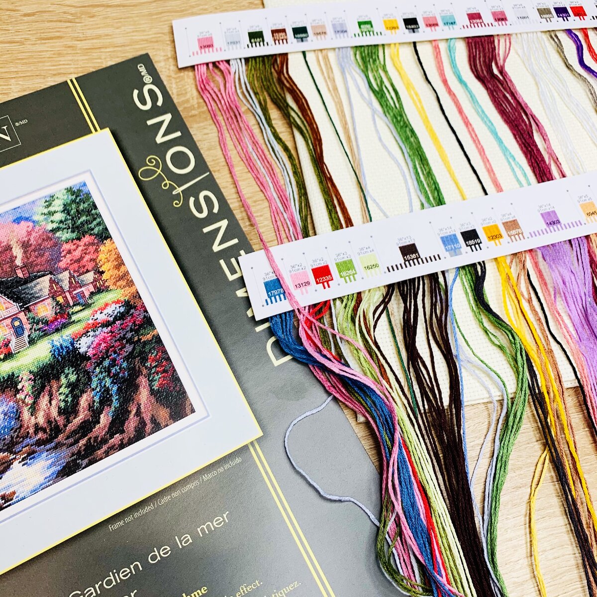 Палетки с мулине из набора