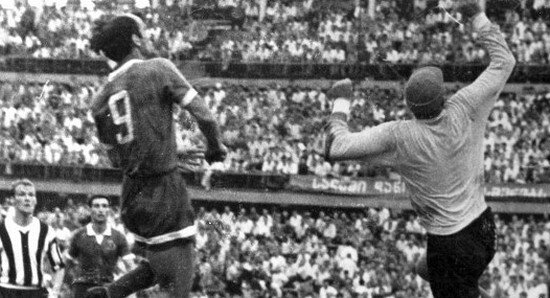 В атаке Заур Калоев (№ 9). Источник фото.