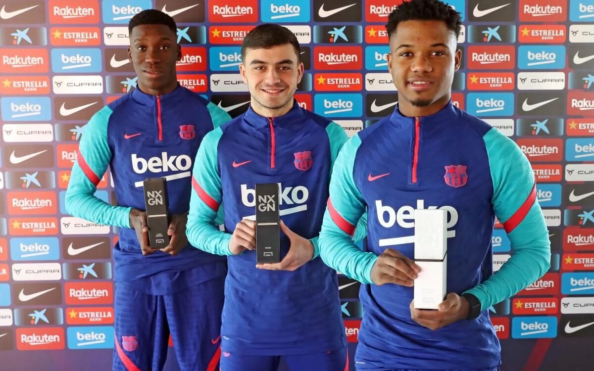 Мориба, Педри и Фати с наградами