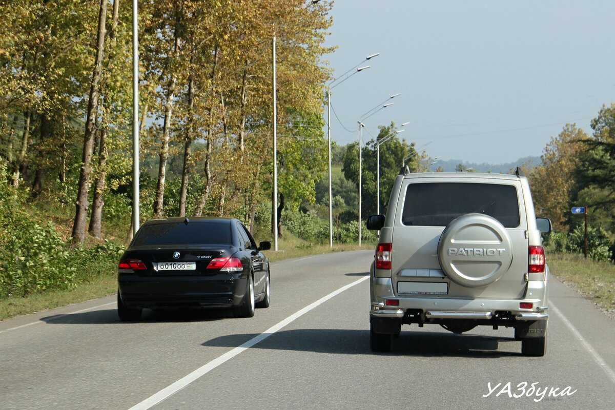 Если у тебя "красивый номер" и/или папа работает в правительстве, то можно ездить по "встречке" сколько хочешь!