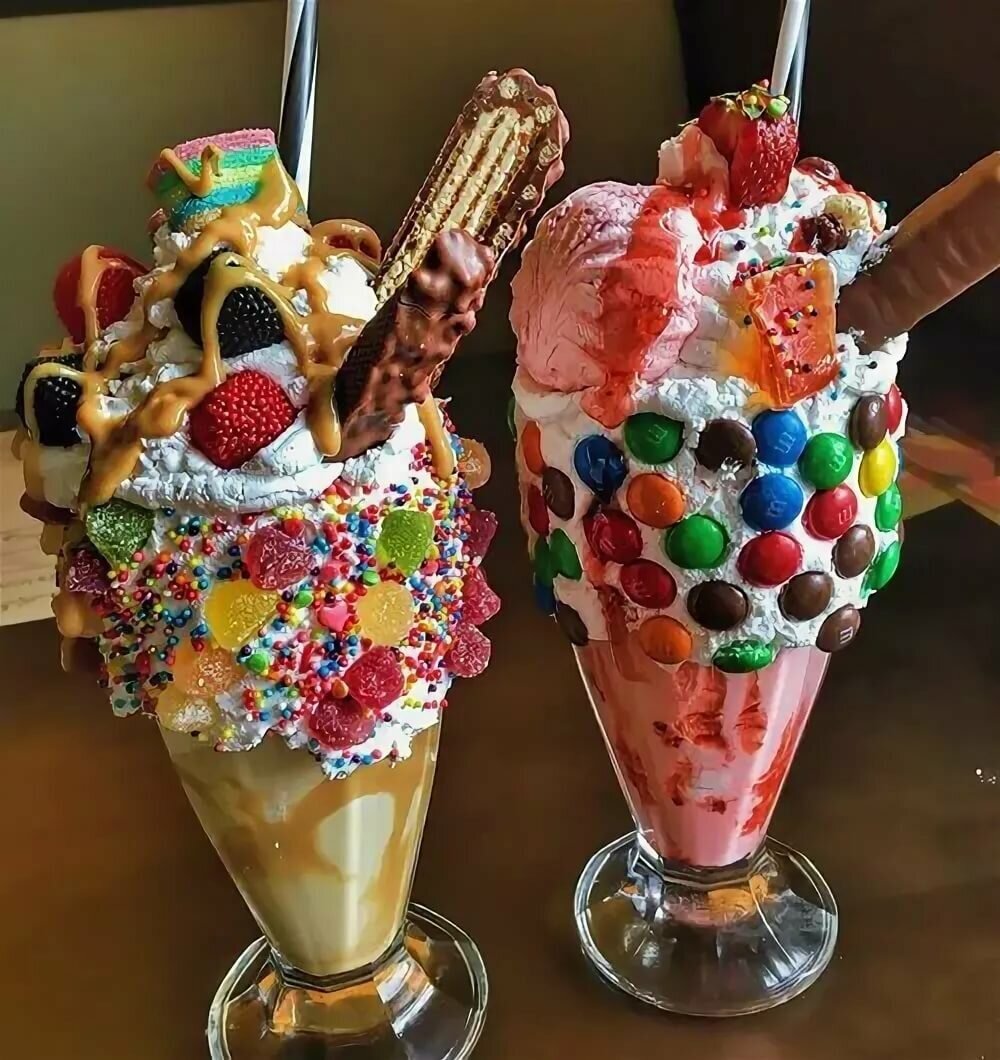 Огромное мороженое
