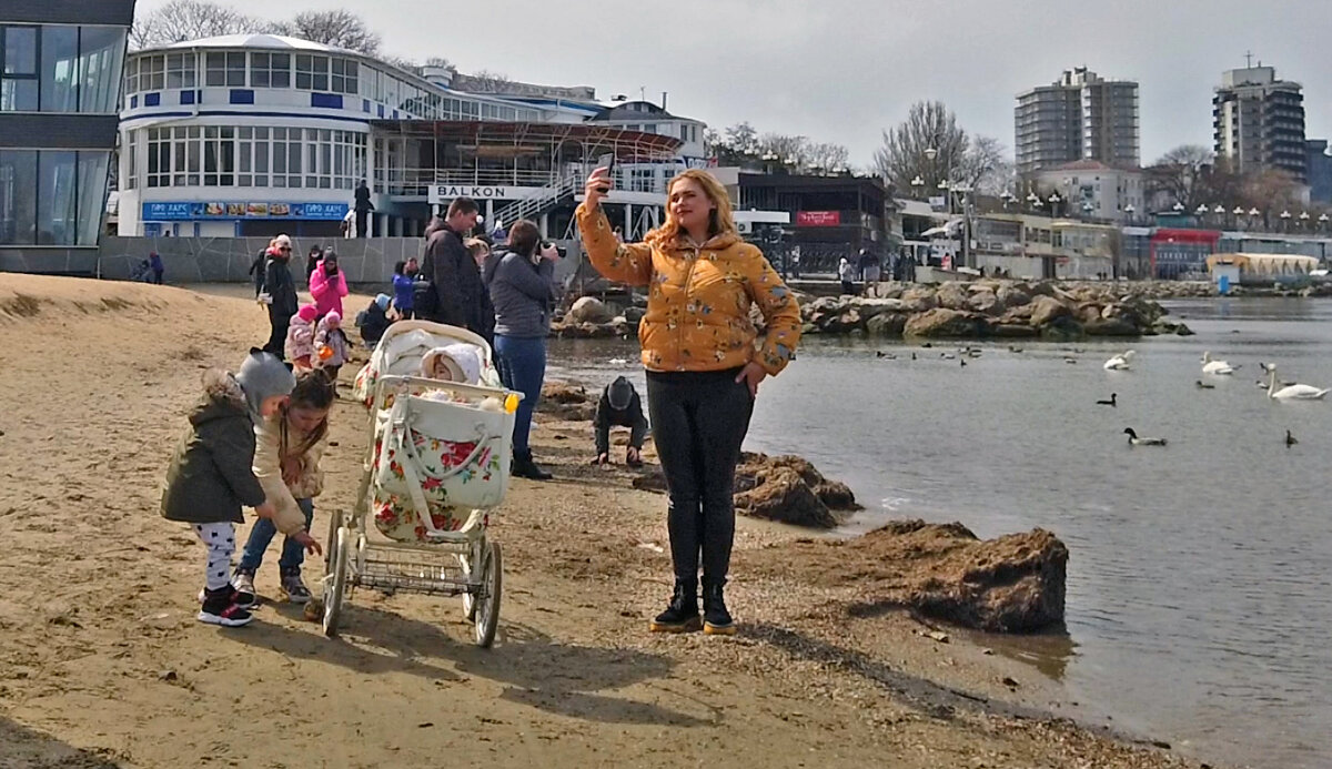 Весна на море