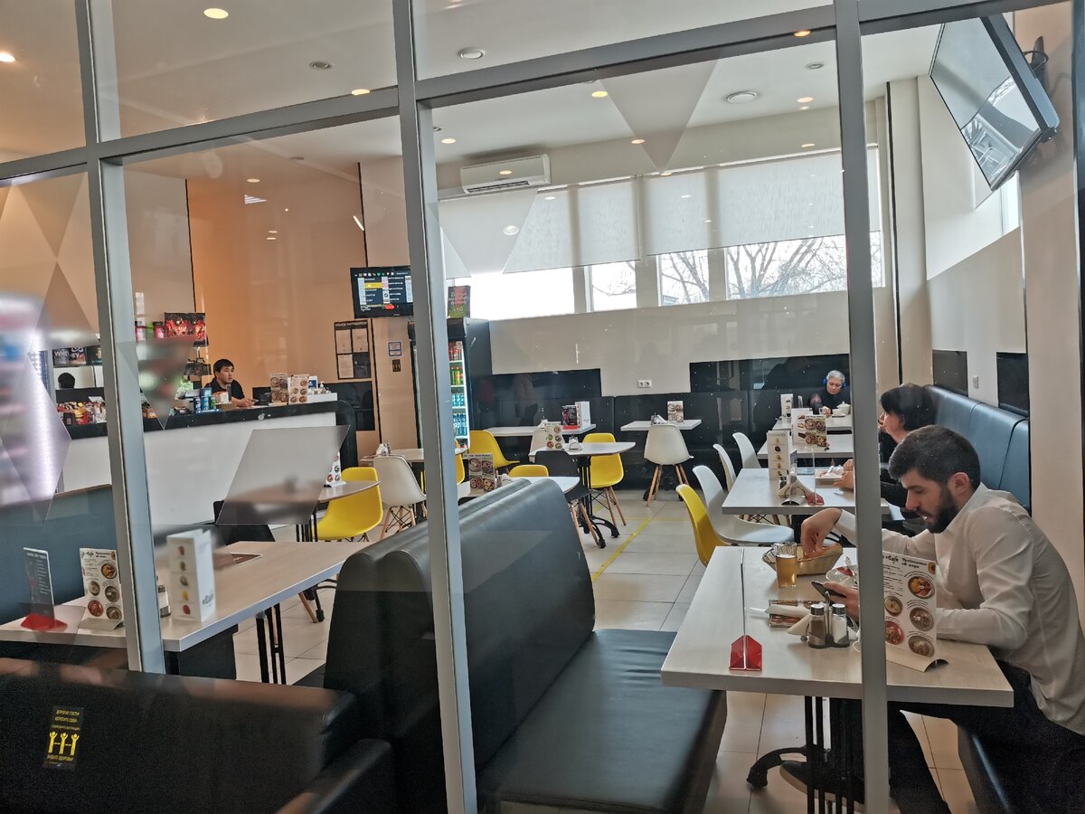 Кафе при фитнес клубе  "Alex Fitness" 