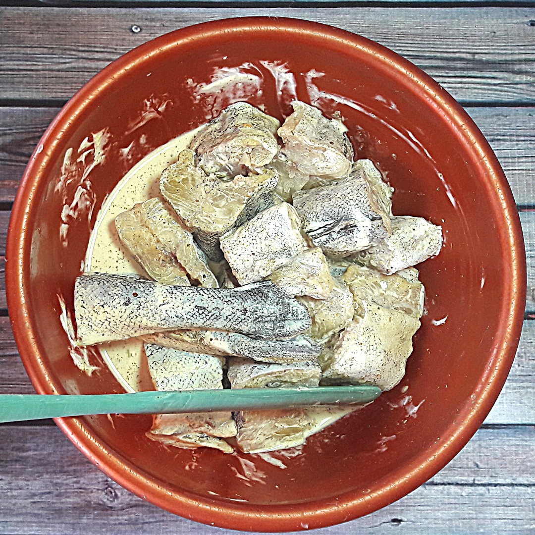 Солим, перчим по вкусу. Перемешиваем.