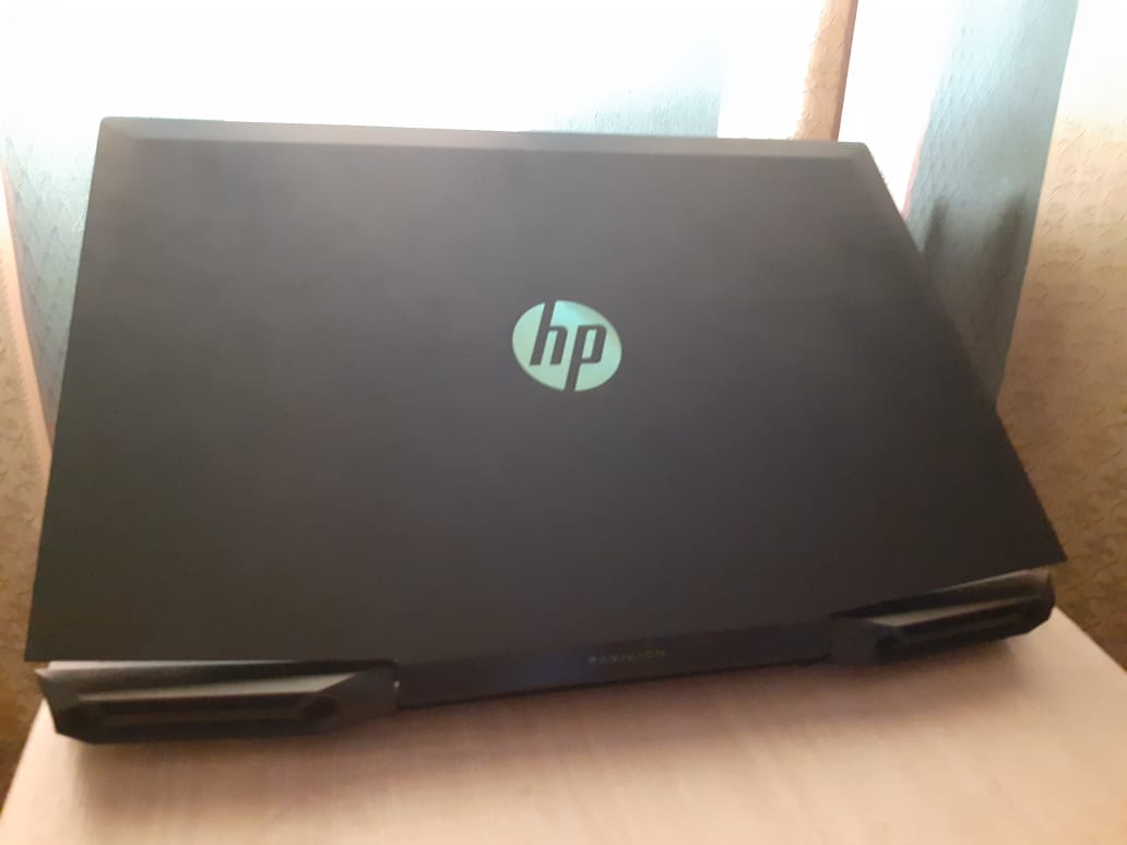 Поверхность ноутбука