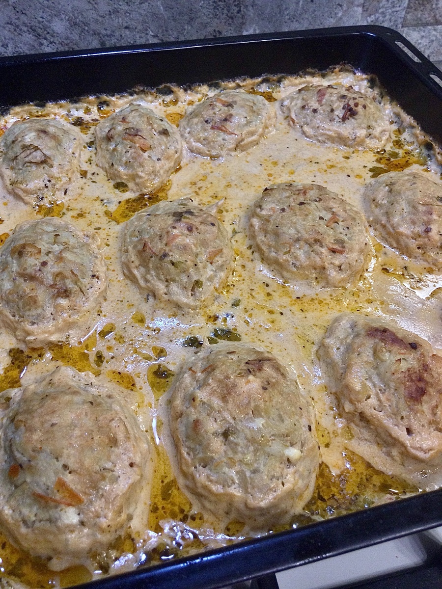 В  духовке на 180 гр, примерно 35—40 мин