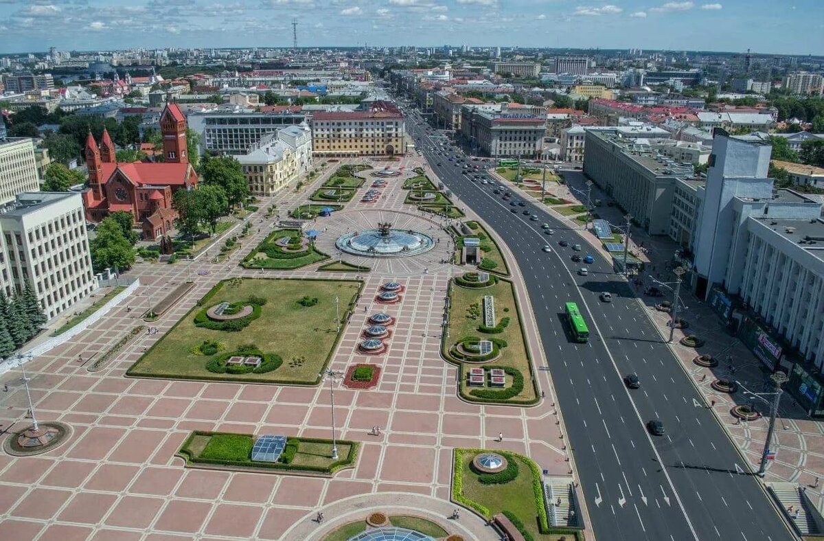 Площадь Незалежности в Минске