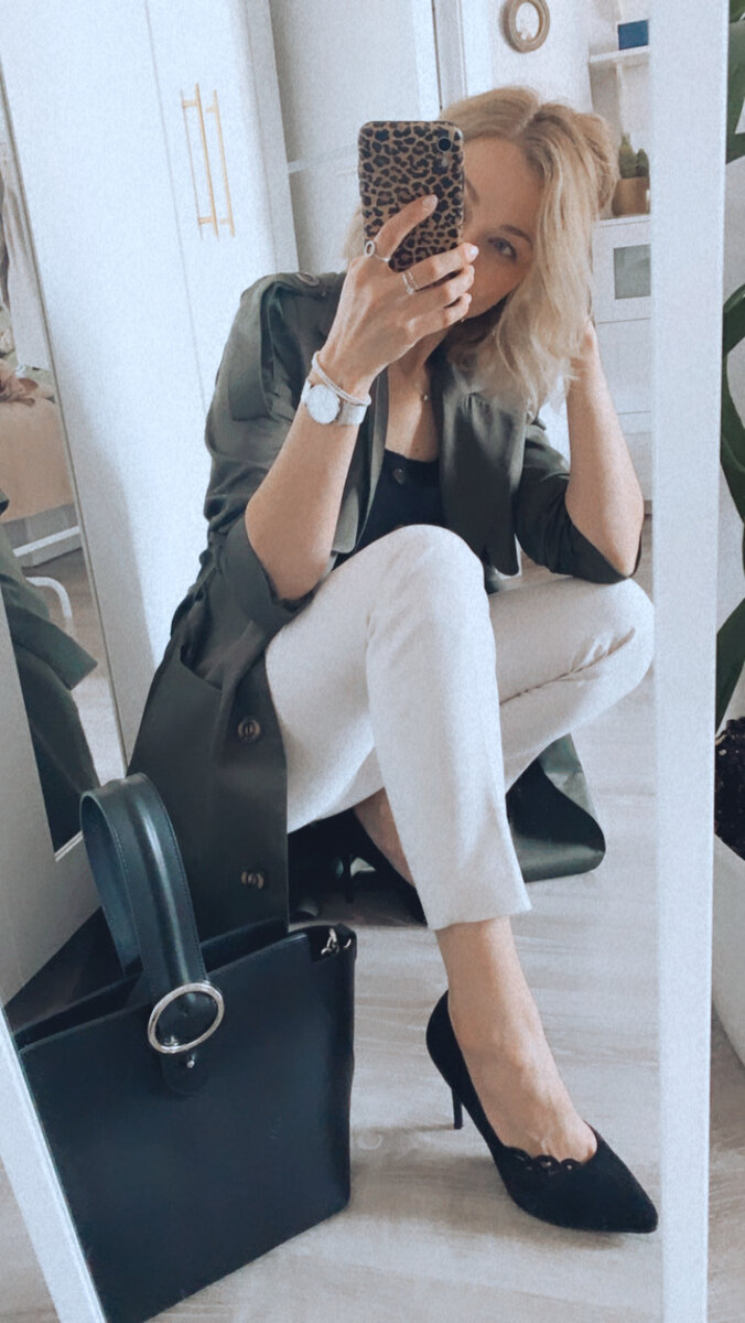 Лодочки на каблуке Zenden, сумка Tuscany Leather, плащ LOOKCOCO, топ на пуговицах Zarina, брюки H&M, часы Rodania, браслеты izserebra.