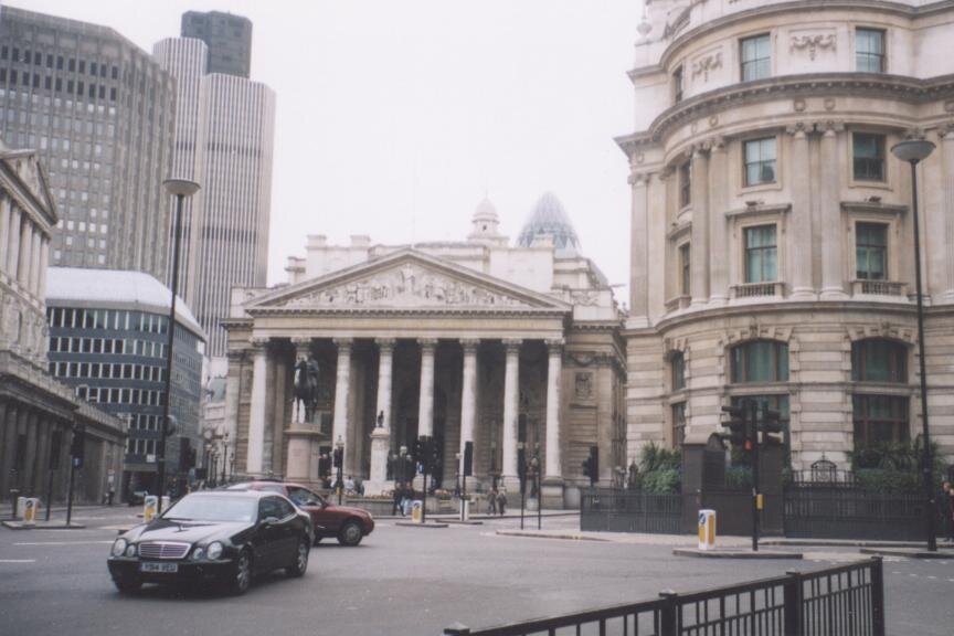 Банк Англии (Юлия Н. Шувалова, пленка, 2004)