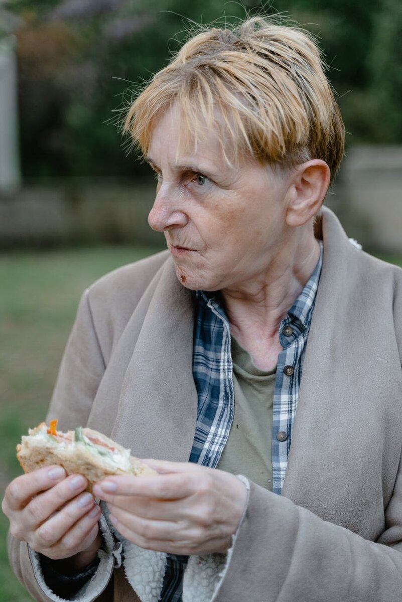 Это женщина, если что...