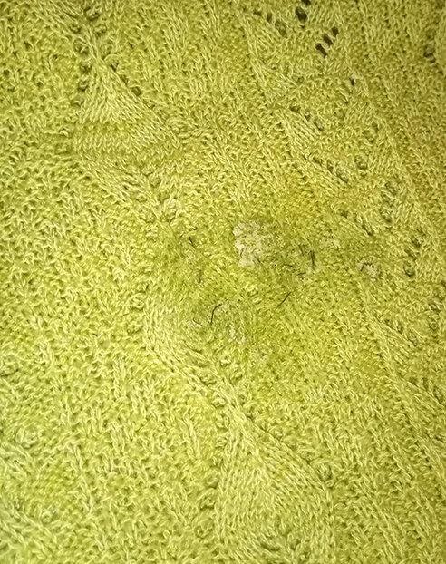 Вот такое неприятное пятно на самом видном месте