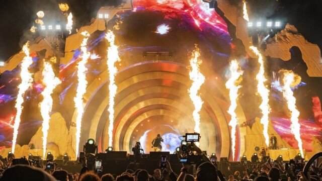 Выступление Трэвиса Скотта на фестивале Astroworld