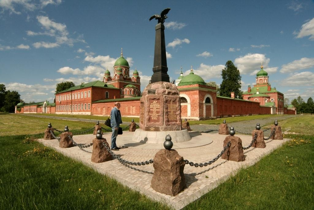 Можайск экскурсии. Музей Бородино в Можайске. Бородинское поле Можайск. Бородинское поле музей-заповедник. Музей Бородинская битва Можайск.