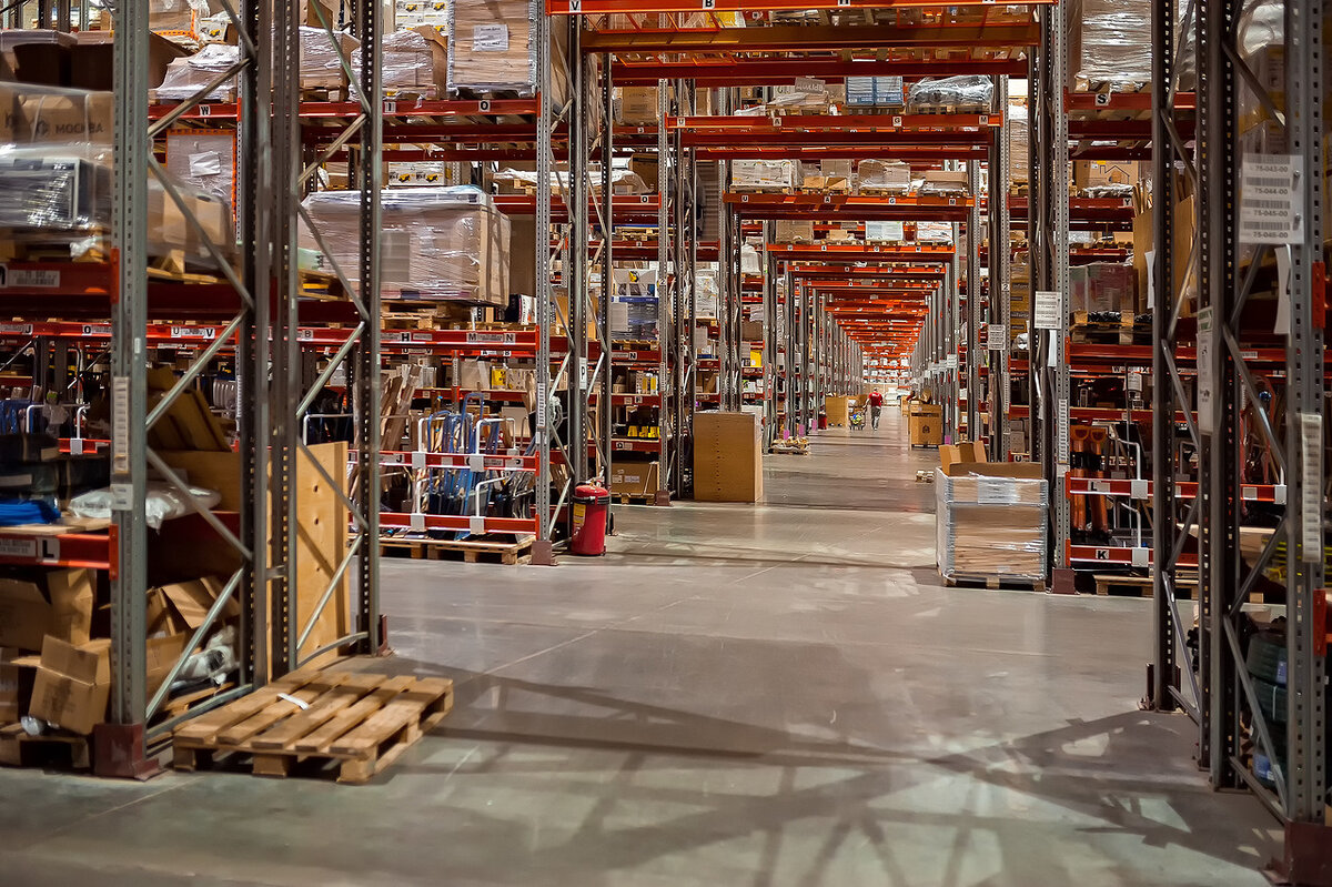 Фото из Интернета, так как снять что-то своё там невозможно. Ничего не пронести из-за нескольких ступеней обыска при каждом входе и выходе.