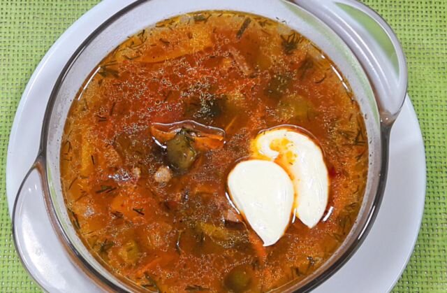 Рассольник с перловкой и мясом