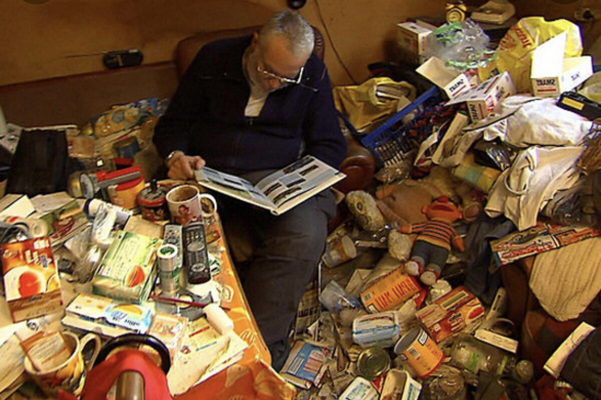 синдром плюшкина психическое заболевание. патологическое накопительство вещей. плюшкин психическое заболевание. синдром накопительства плюшкин. патологическое накопительство.