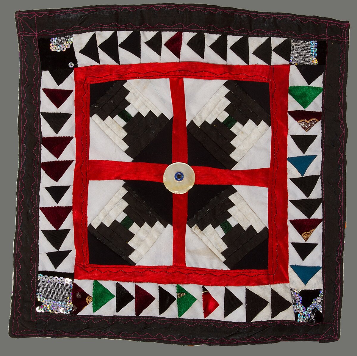 Мешок для зеркала. Таджики горные. Республика Таджикистан, Горно-Масчинский р-н. 2018 г.