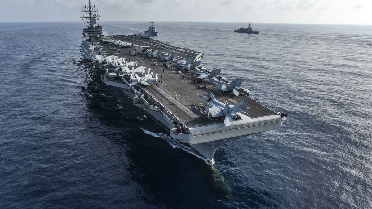    Авианосец "Рональд Рейган"© Фото : U.S. 7th Fleet/Mass Commcialist 2nd Class Kaila V. Peters