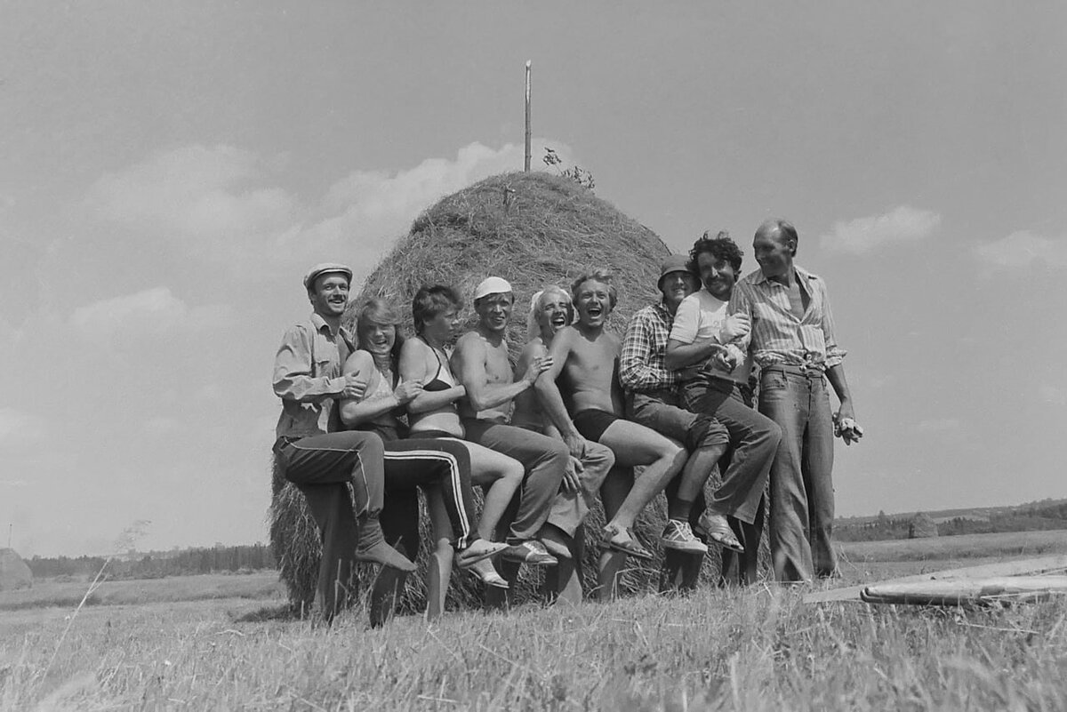 Сенокос, сенокос! Нас направили в колхоз. Фото в открытом доступе.