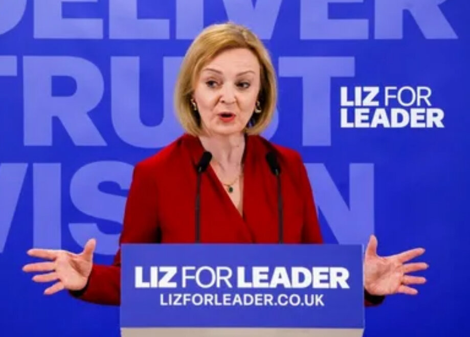 "В Путине вот столько тирании".