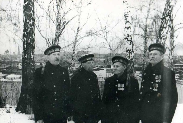 Слева направо: И.Е. Капленков, Т.П. Чибисов, С.Д. Крылов и А.Д. Войцеховский. Москва, 1948 г. Фото из интернета.