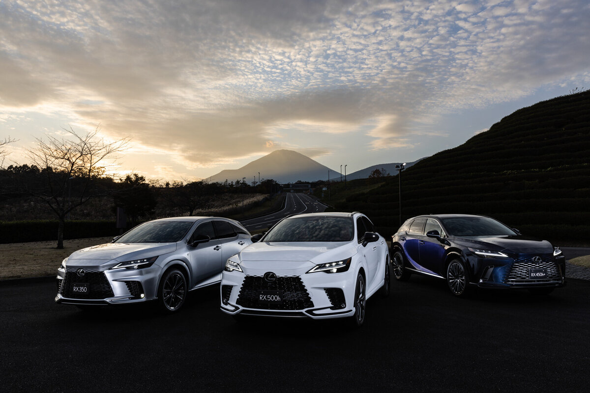     Стартовали продажи кроссовера Lexus RX нового поколения Фото производителя