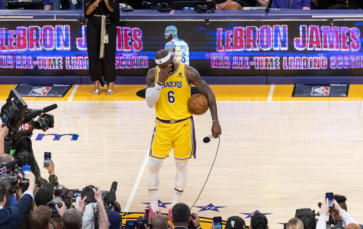 Леброн Джеймс эмоционально встретил свой рекорд. Фото: globallookpress