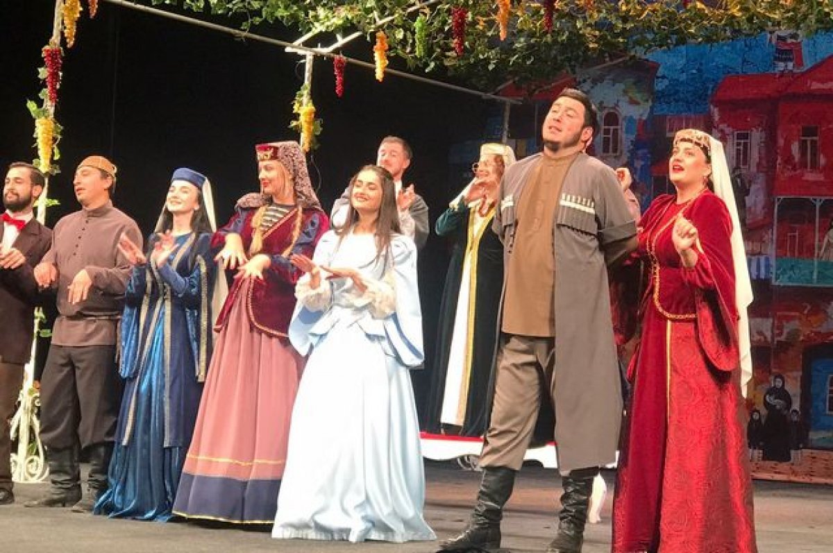    Кабардинский театр привёз в Ставрополь спектакли «Чёрная бурка» и «Ханума»