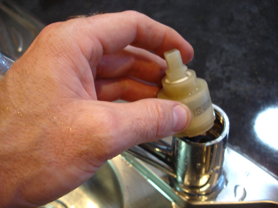 Смазка для картриджа смесителя grohe. Чем смазать кран смесителя. Разобрать шаровый смеситель hansgrohe. Картридж крана смесителя однорычажного 06612de6anca. Смазка для картриджа смесителя grohe.